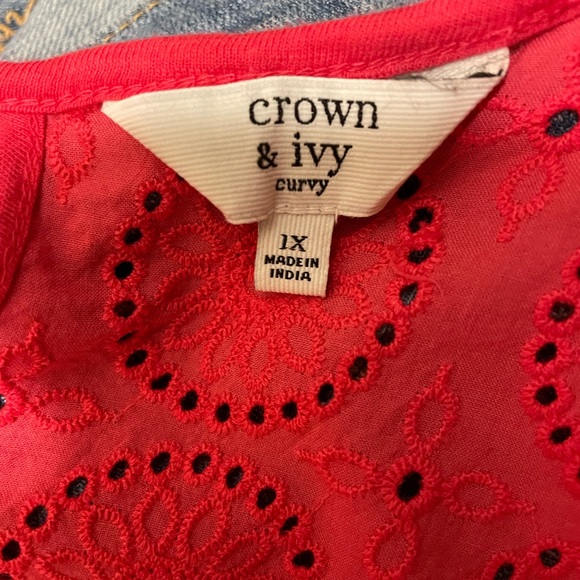 Crown & Ivy Top - Picture 5 of 5